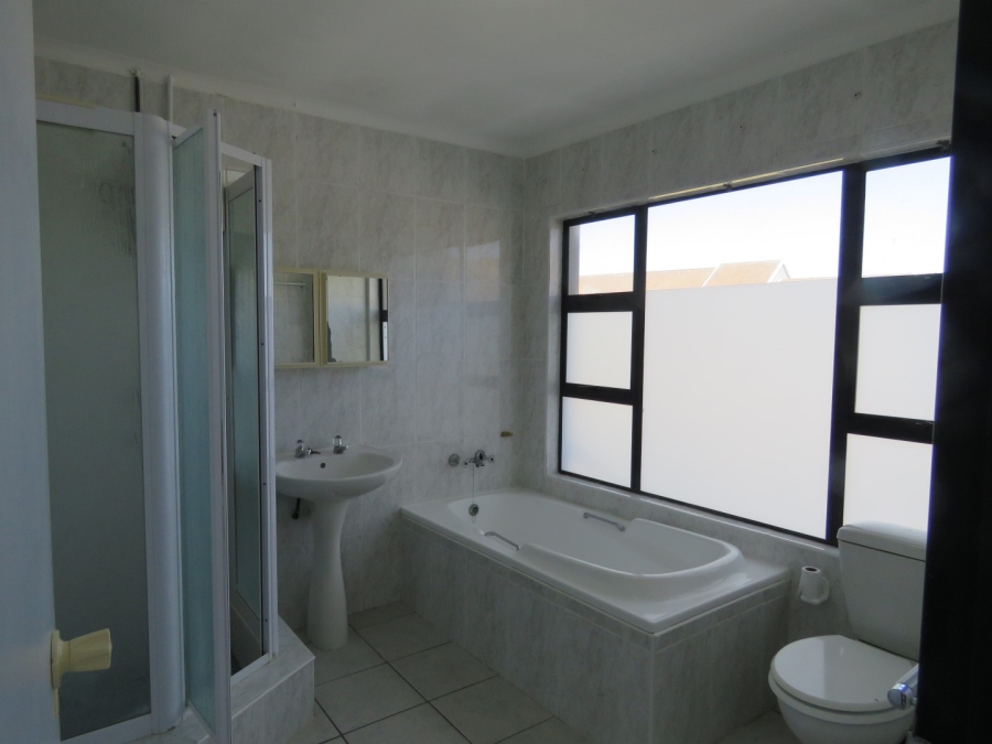 4 Bedroom Property for Sale in Royal Alfred Marina Eastern Cape